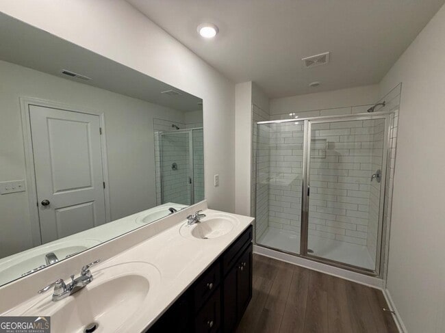 Building Photo - 257 Kenoot Dr