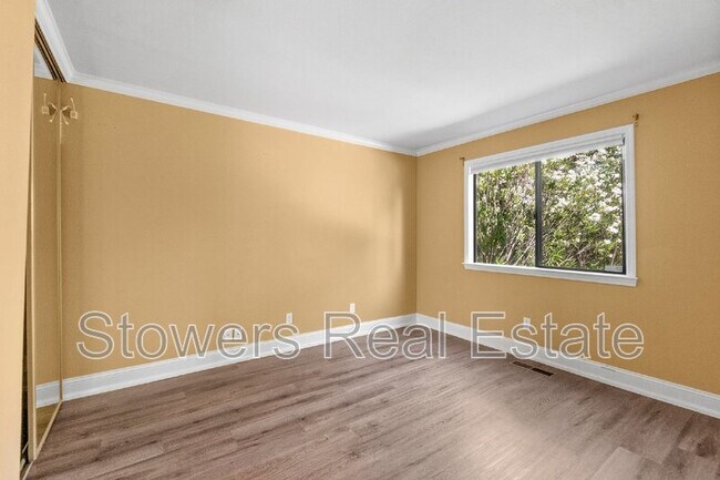 Building Photo - 1825 N Forest Hill Pl