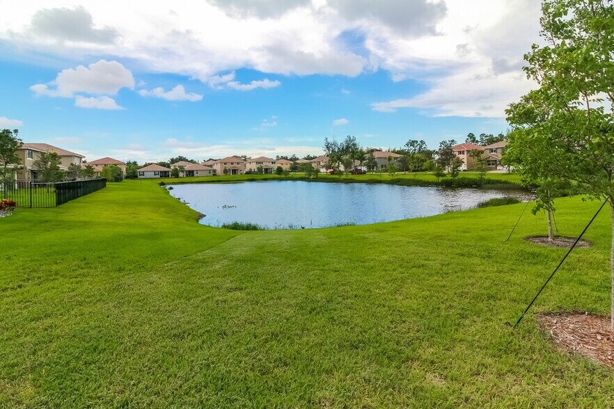 Building Photo - 4782 Foxtail Palm Ct