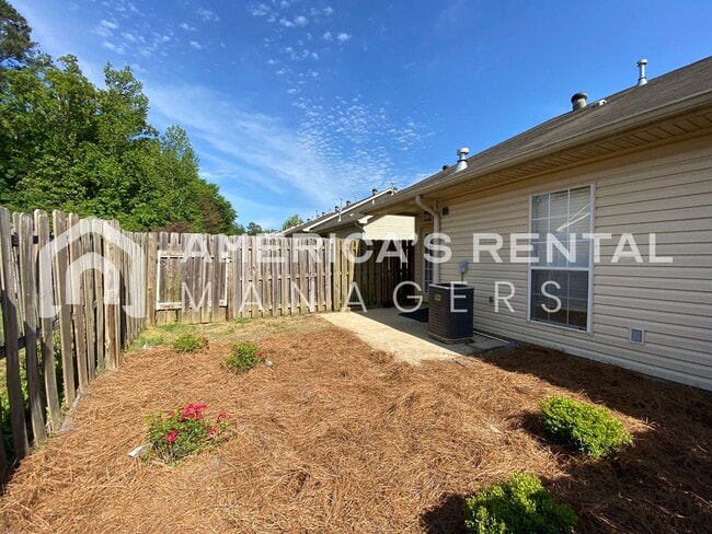 Building Photo - Townhome for Rent in Bessemer!  View with 48 Hours Notice!