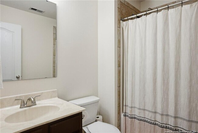 Building Photo - 142 Bluebonnet Oak Ct