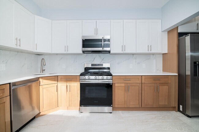 Building Photo - 45 Tainter St