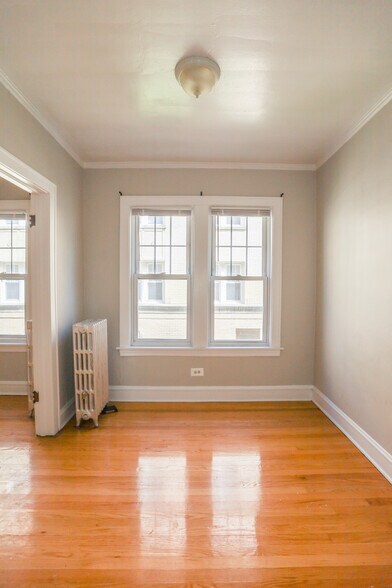 Building Photo - 4532 N Damen Ave