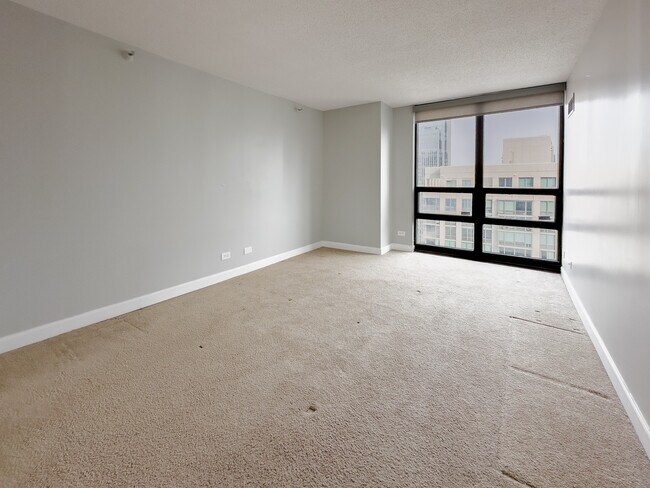 Building Photo - 10 E Ontario St