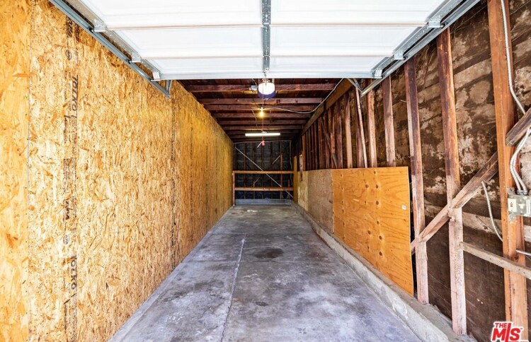 2-car tandem garage - 8251 W 4th St