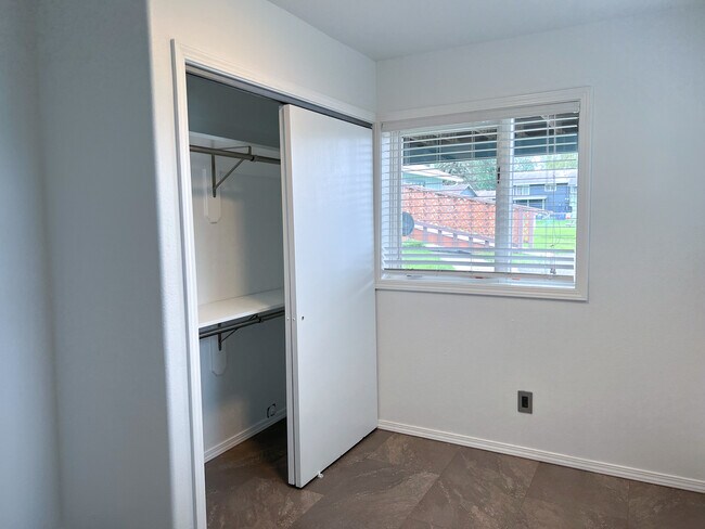 Building Photo - 4300 E 6th Ave