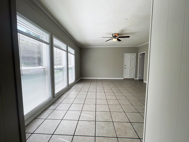 Building Photo - 709 54th St