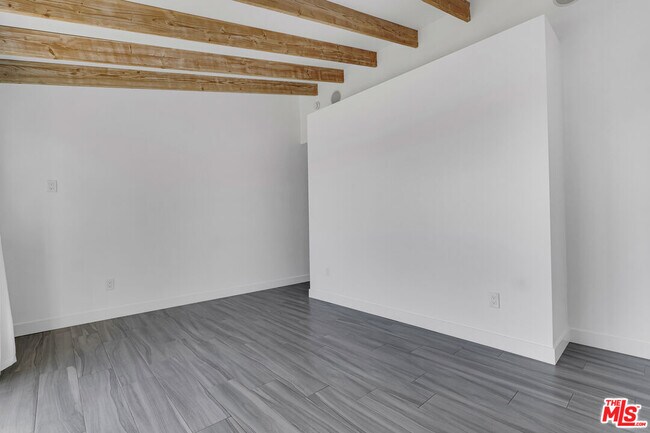 Building Photo - 6249 Tapia Dr