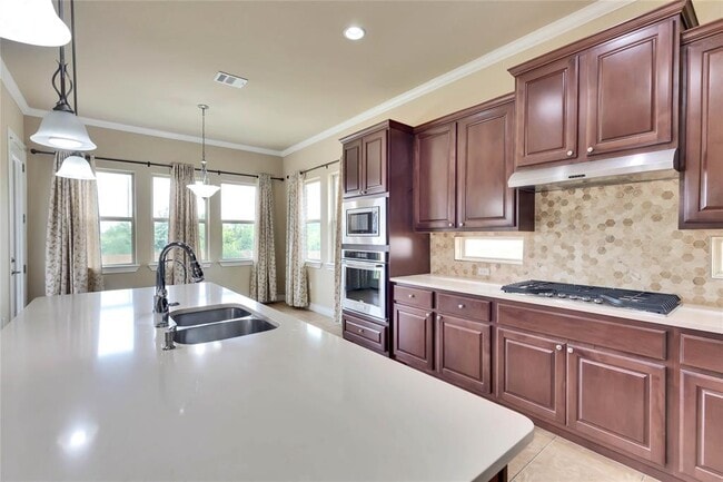Building Photo - 15012 Iveans Way