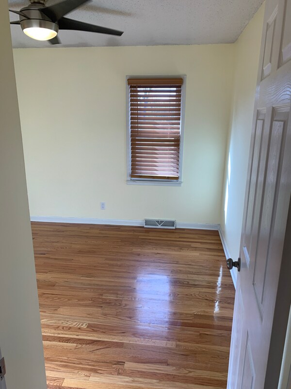 Building Photo - 624 NE 39th Terrace