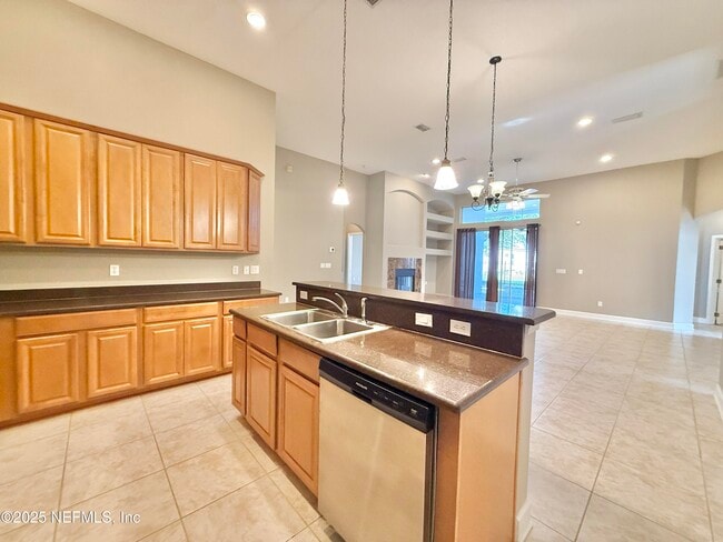 Building Photo - 932 Gallier Pl