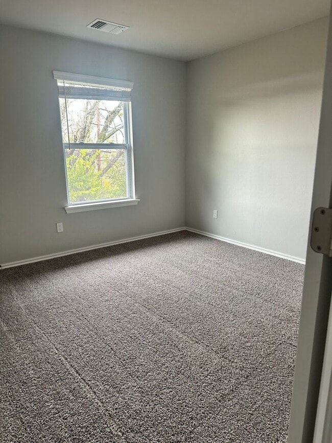 Building Photo - 230 SW 34th St