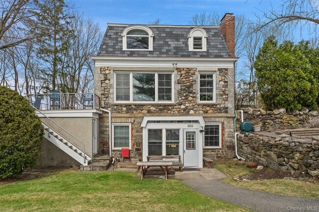 Building Photo - 598 N Lake Blvd