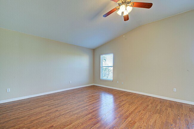 Building Photo - 2134 Boxwood St