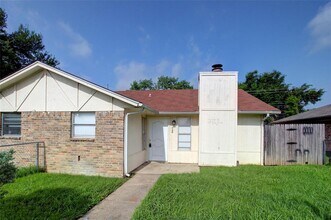 Building Photo - 708 N Cooper St