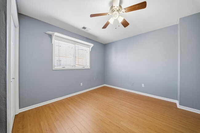 Building Photo - 824 W Ocean View Ave