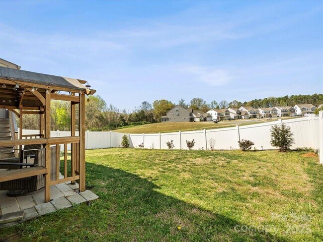 Building Photo - Beautiful 4BR/3.5 BA Home in Mooresville
