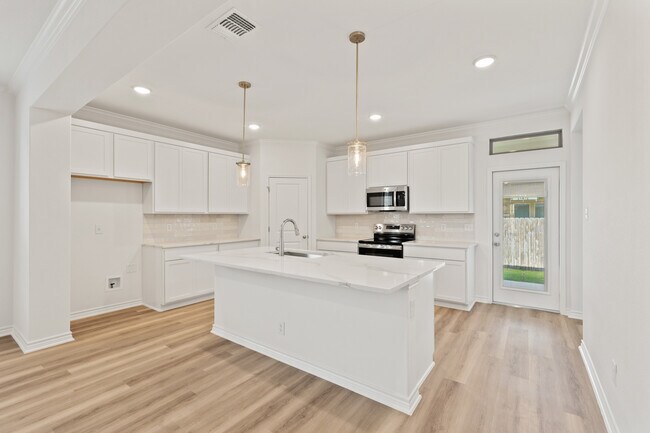 Building Photo - 7228 Caladium Dr