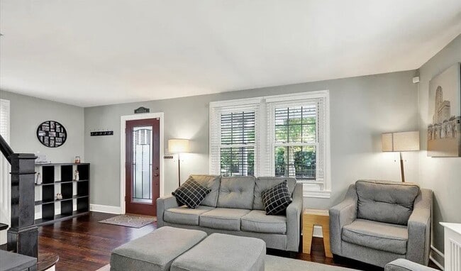 Building Photo - 813 N Franklin St