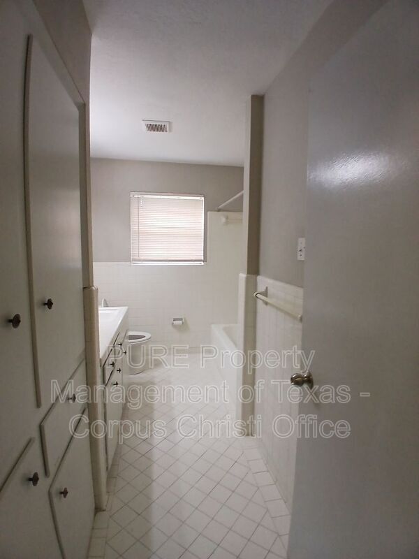 Building Photo - 4713 S Shea Pkwy
