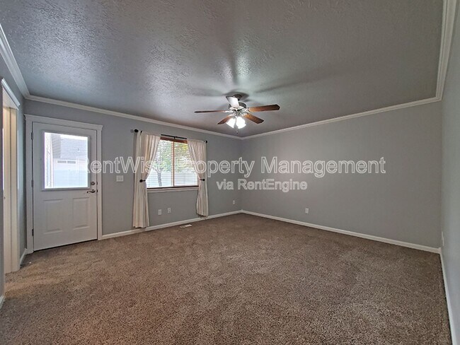Building Photo - 575 W Elias St