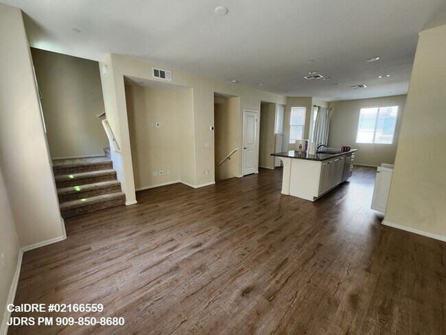 Building Photo - Upland 3 Bedroom Home