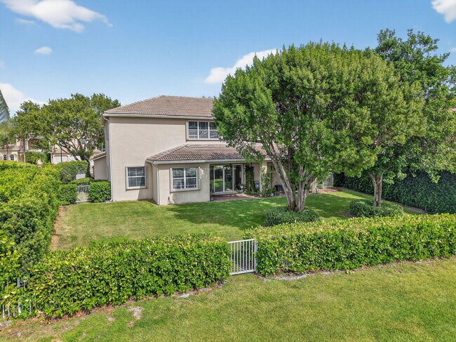 Building Photo - 9826 Vía Amati