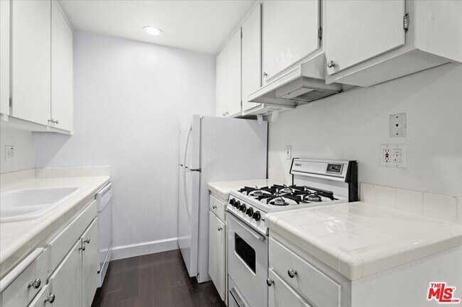 Building Photo - 2311 4th St