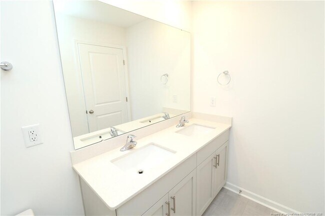 Building Photo - 360 Freestall Dr
