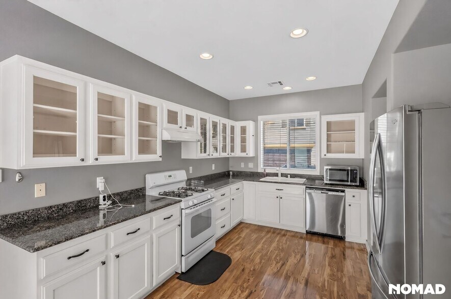 Building Photo - 8528 Myrsine Ct