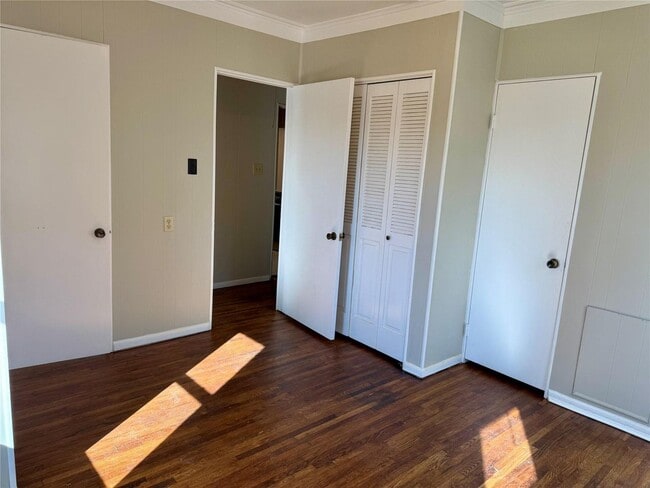 Building Photo - Great neighborhood, watchful neighbors, darling Midtown home near fairgrounds & TU.