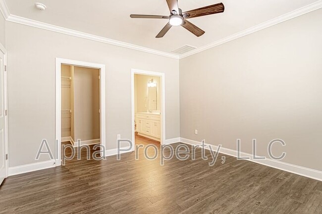Building Photo - 18 Alderly Wy