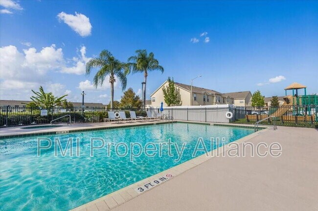Building Photo - 2774 Club Cortile Cir