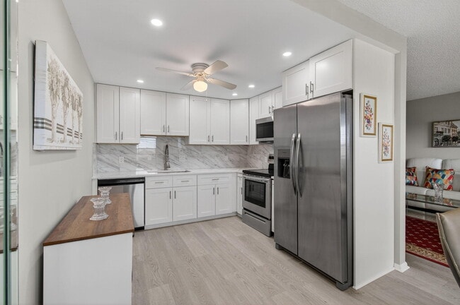 Primary Photo - 4003 Wolverton E