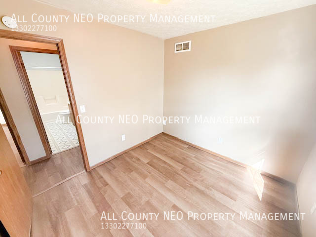 Building Photo - 1118 Hammel St