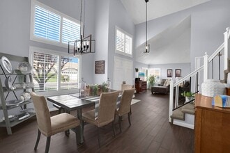 Building Photo - 885 Oakland Hills Dr