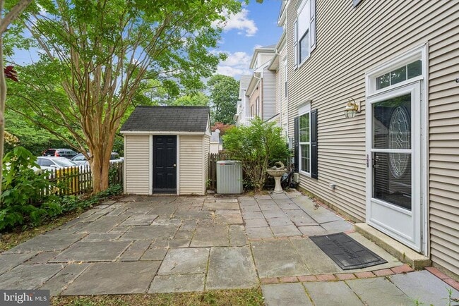 Building Photo - 8711 Spring Brook Way
