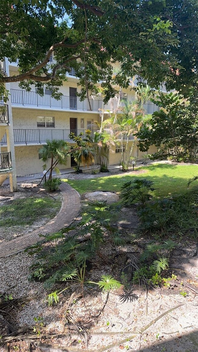 Building Photo - 3300 Spanish Moss Terrace