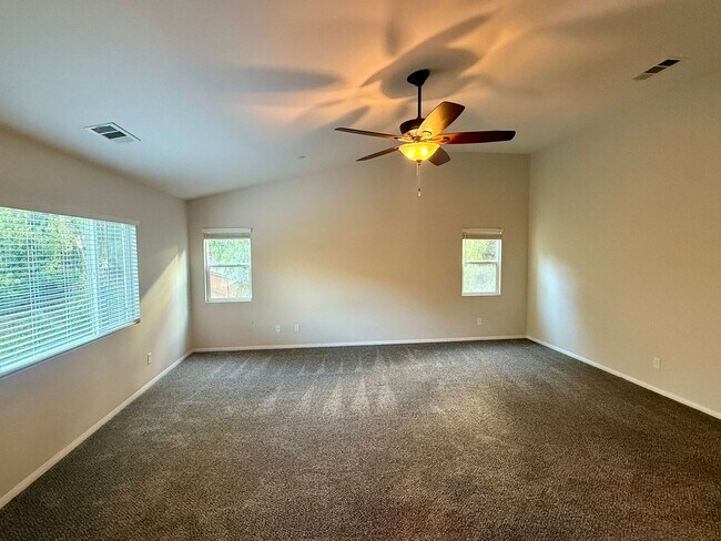 Building Photo - Beautiful 5-Bedroom Home In Oceanside