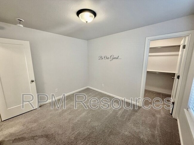 Building Photo - 412 Kearny Ln