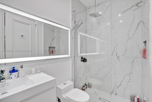 Building Photo - 1516 Island Blvd