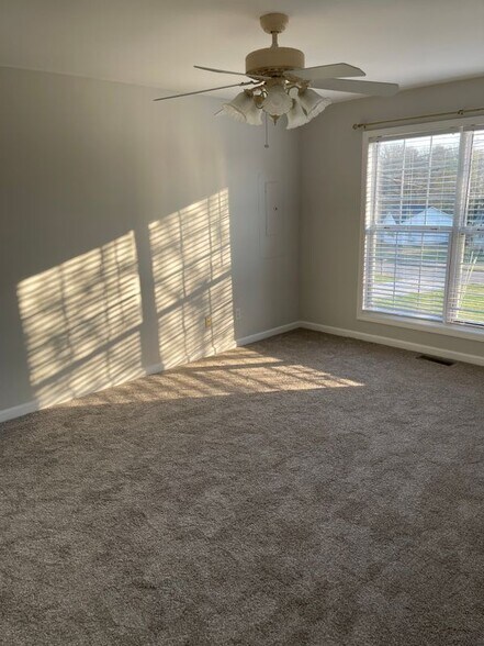 Building Photo - 828 Mulberry Dr