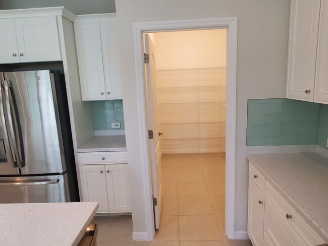 Building Photo - 276 Carlino Dr