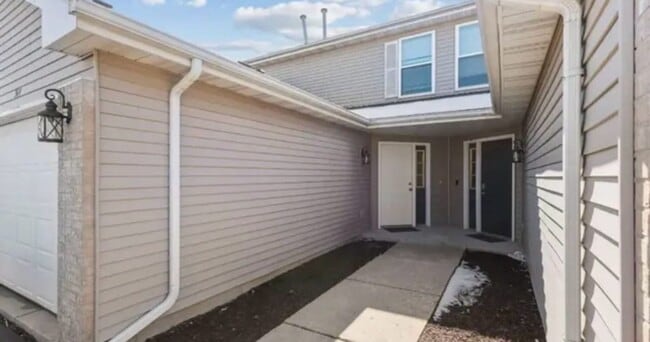 Building Photo - Rockford Townhomes East