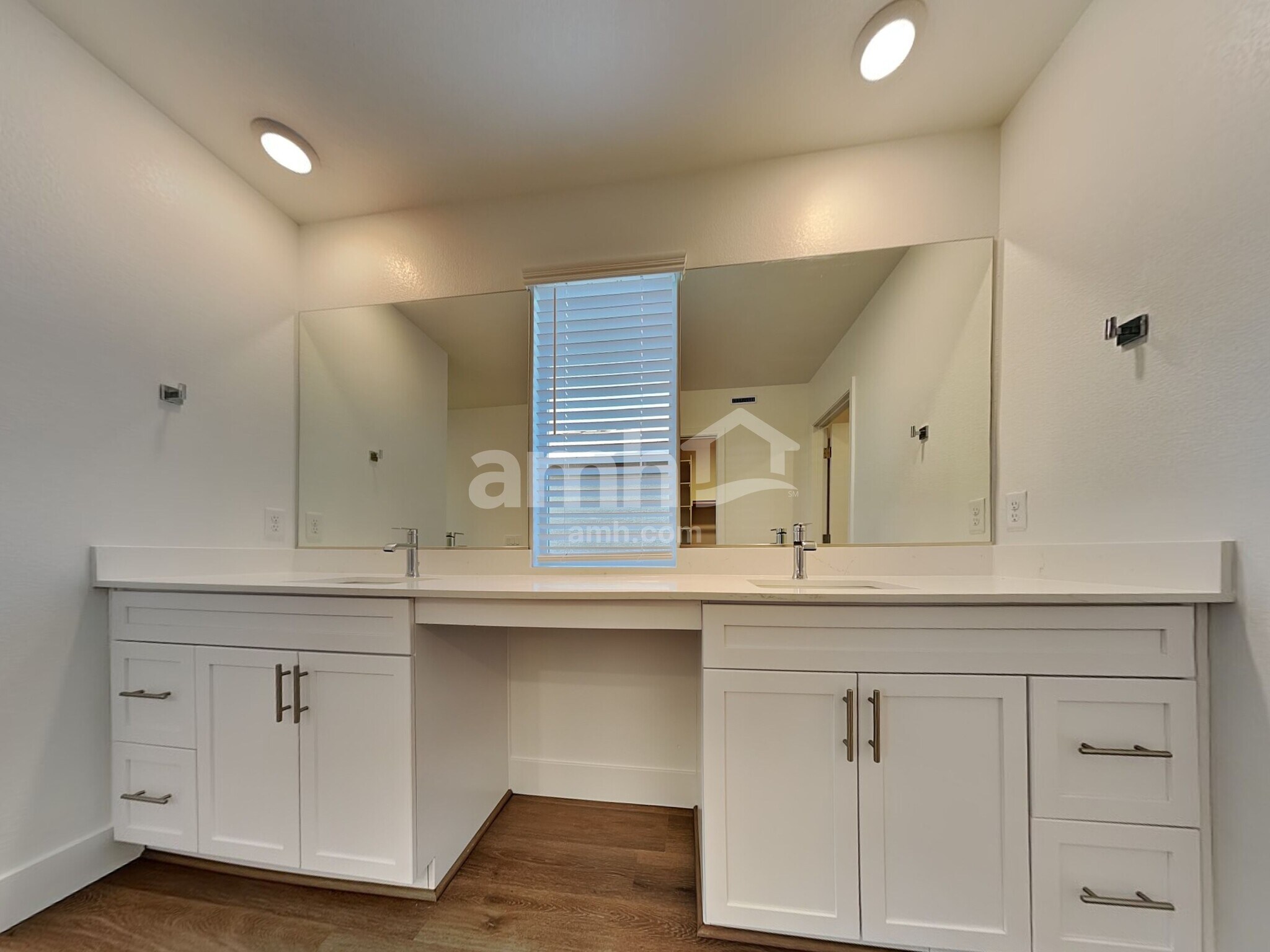 Building Photo - 9130 Fiesta Impatiens Ct