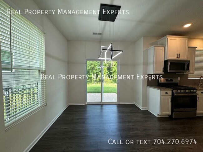 Building Photo - 3227 Selwyn Landing Dr