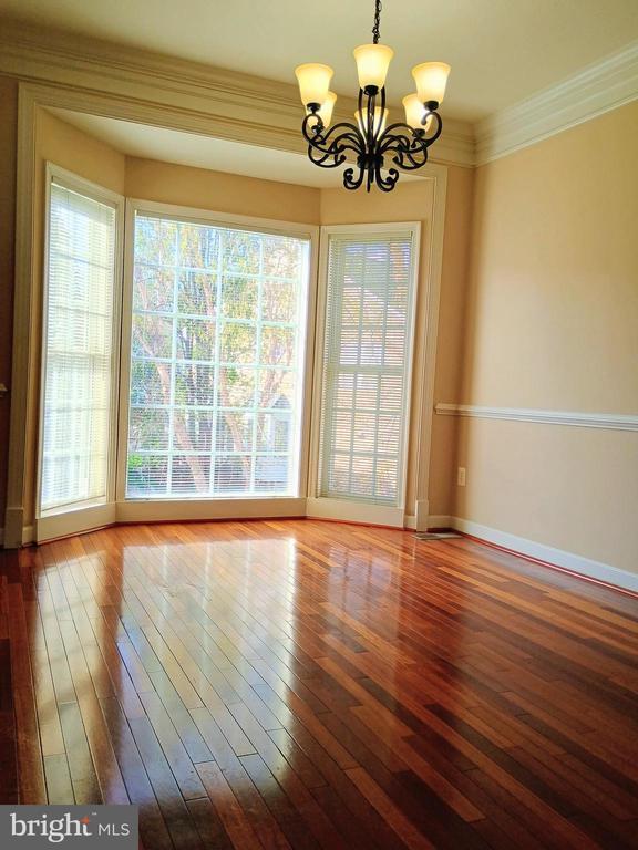 Building Photo - 1043 Hotchkiss Pl