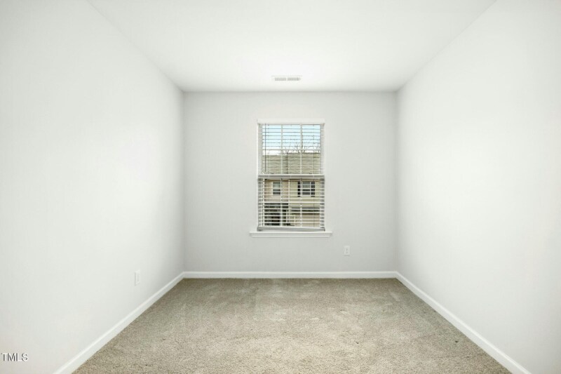 Building Photo - 94 E Grove Point Dr