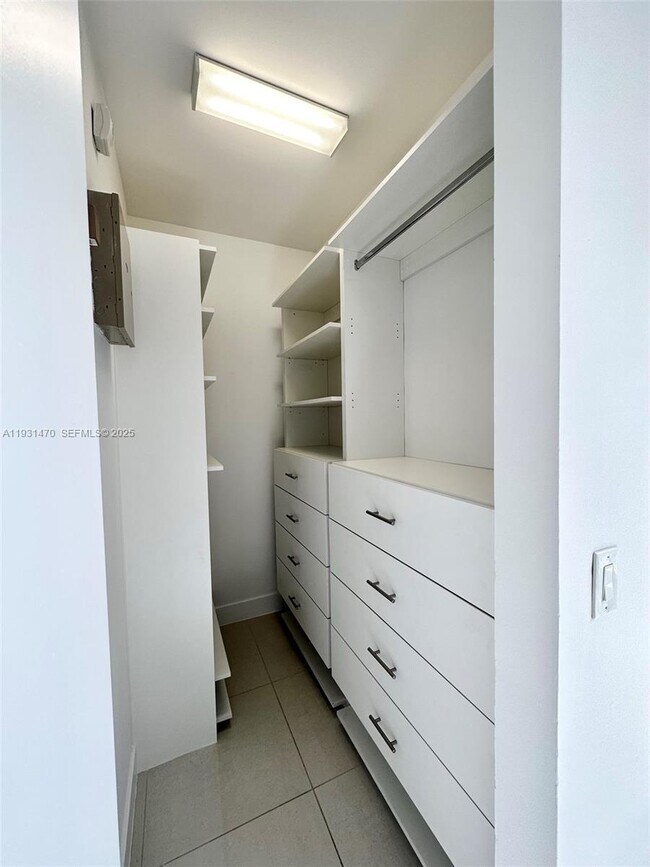 Building Photo - 6414 NW 104th Ct