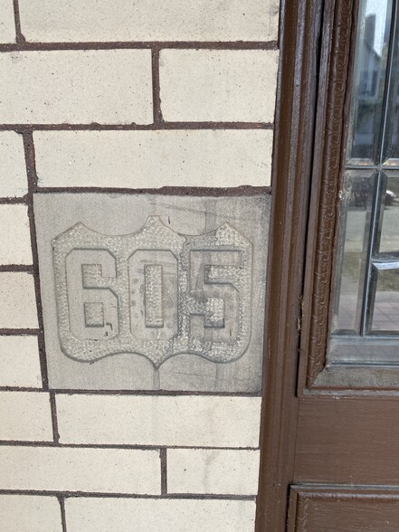 Customized stone address.605 Beechwood. - 605 Beechwood Ave